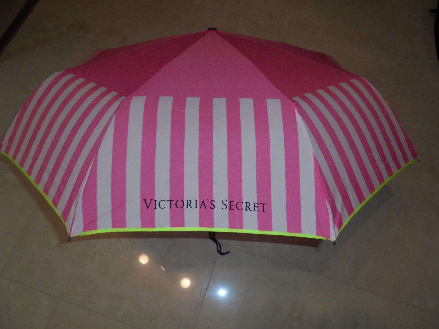Ombrelli: VICTORIA'S SECRET REGENSCHIRM – Nuovo e nell'imballaggio originale da Aarau Rohr venduto da PinkSchwein 1