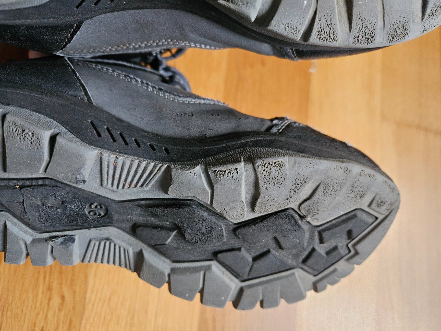 Scarpe da donna: Fila- Kinderschuhe Gr.36 – Usato da Schaffhausen venduto da sabrina915 4