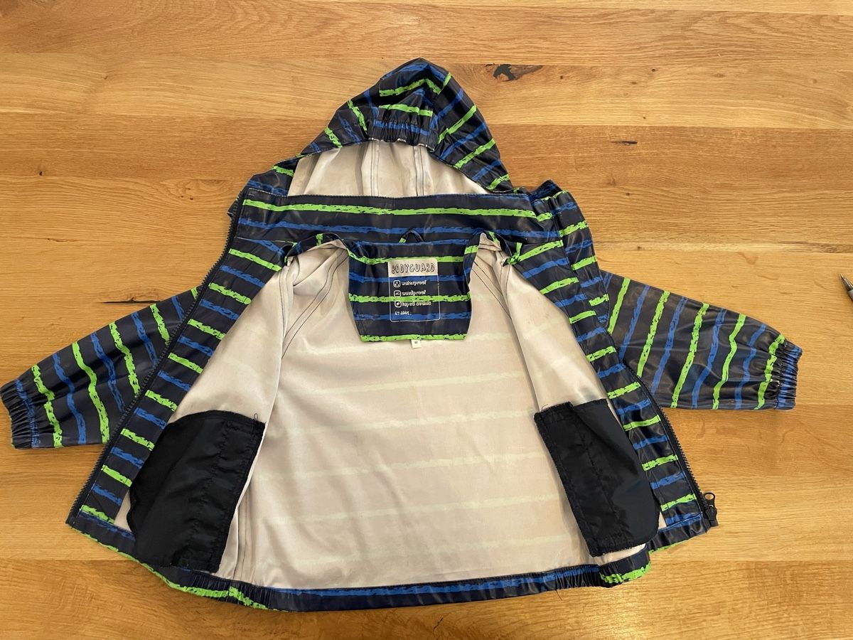 Jacken & Mäntel: Schicke Kinder Regenjacke, Gr. 92 – Gebraucht aus Ried b. Kerzers von yas_p7th 1