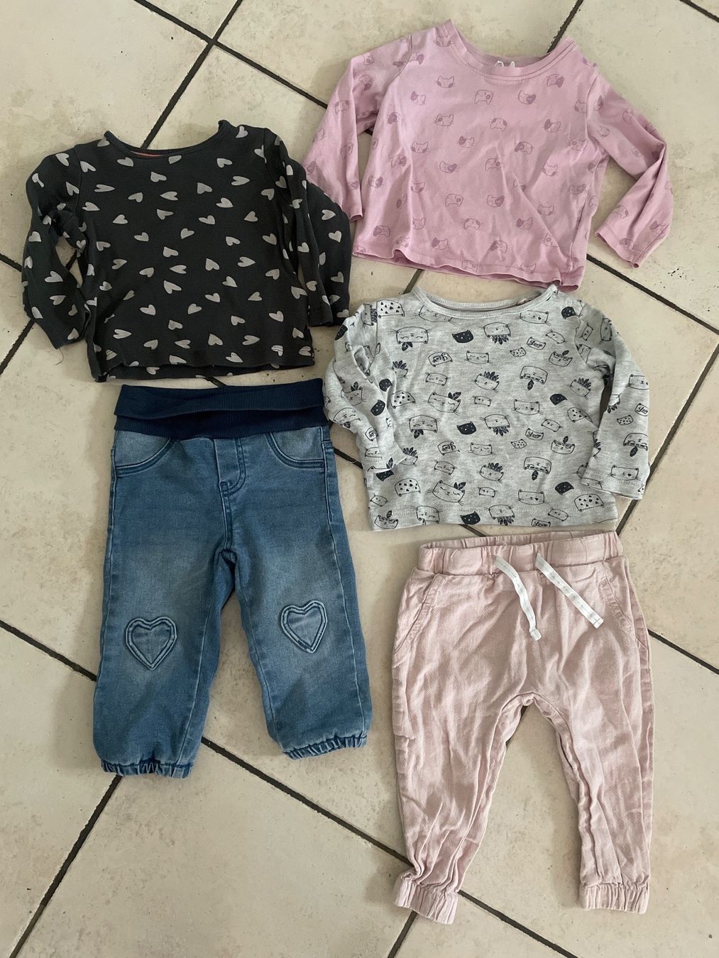 Lotti & Set di vestiti: Süsses Kleiderpaket Gr.74/80 – Usato da Obergerlafingen venduto da cabo4
