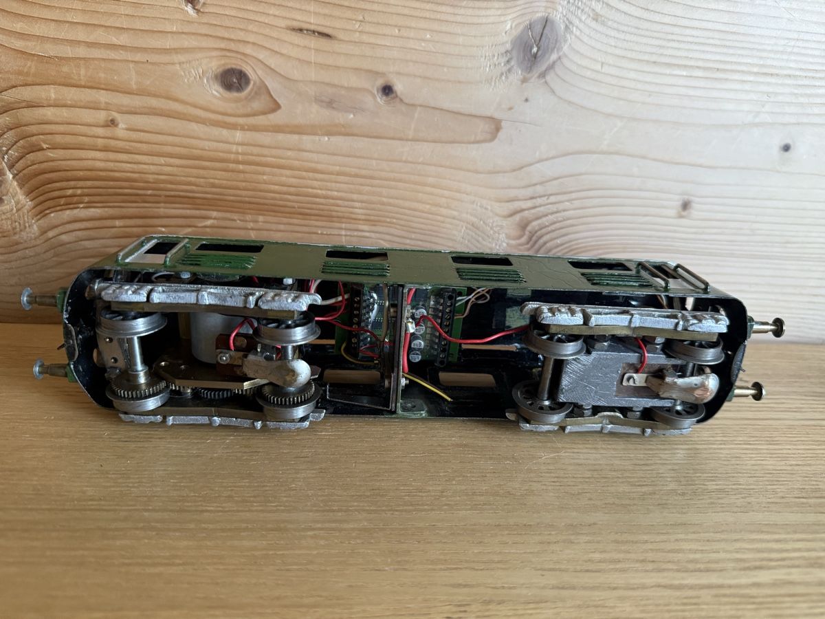 Modelleisenbahnen: Spur 0 Eigenbau Lok mit einem Motor DC – Gebraucht aus Amden von vipernatter 8