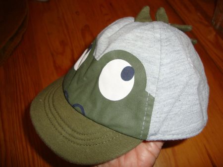 Dino Cape / Sonnenhut, 44/45