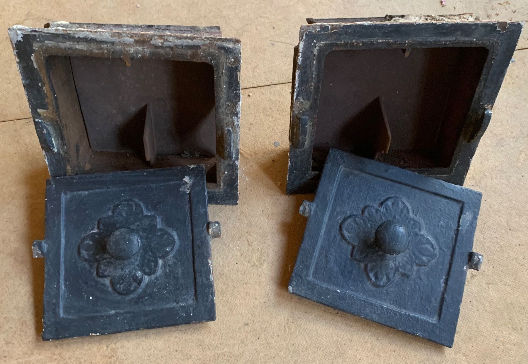Altri mobili d'antiquariato: Alte Kacheln vom Kachelofen – Usato da Goldingen venduto da Bergler012 8