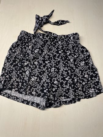 Tally Weijl Shorts, Grösse 36, Blumenmuster, Sommer-Look!