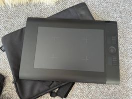 Wacom L Grafiktablett (A3) mit Stift und Tasche