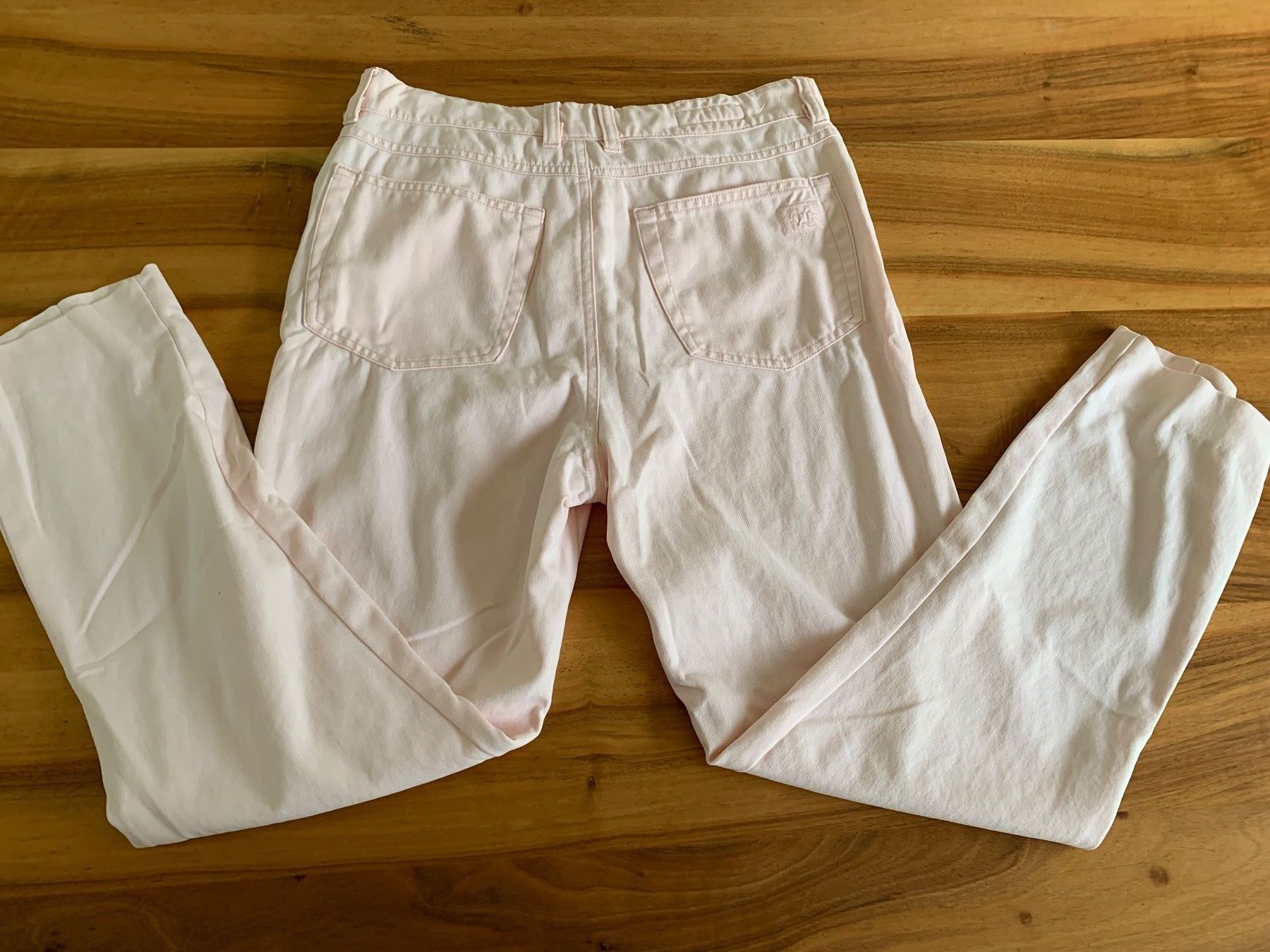 Escada Pantaloni: ESCADA - Traum hellrose Hose Grösse 42 neuwertig – Nuovo (secondo la descrizione) da Meiringen venduto da luanik 4