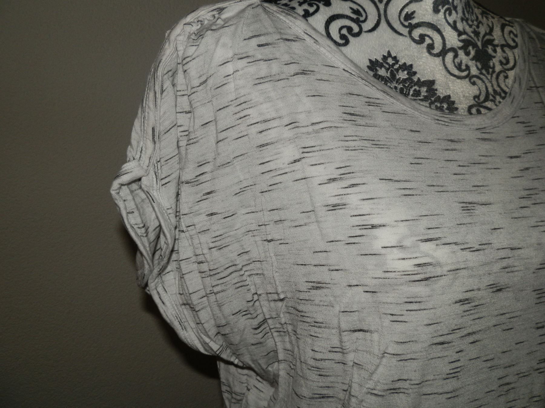 T-Shirts: T-Shirt mit Schulterraffung – Neu (gemäss Beschreibung) aus Schliern b. Köniz von diletac 3