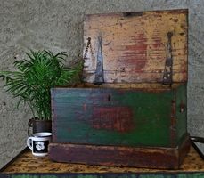 Holztruhe, Holzkiste mit Muschelgriffen / Schatzkiste, Truhe