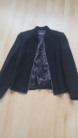 Schöne Jacke Gr. 40 Marke YERA