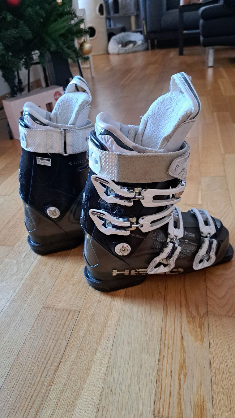 Scarpe da donna: Skischuhe HEAD Vector Damen – Usato da Wil SG venduto da njr_8k72 2