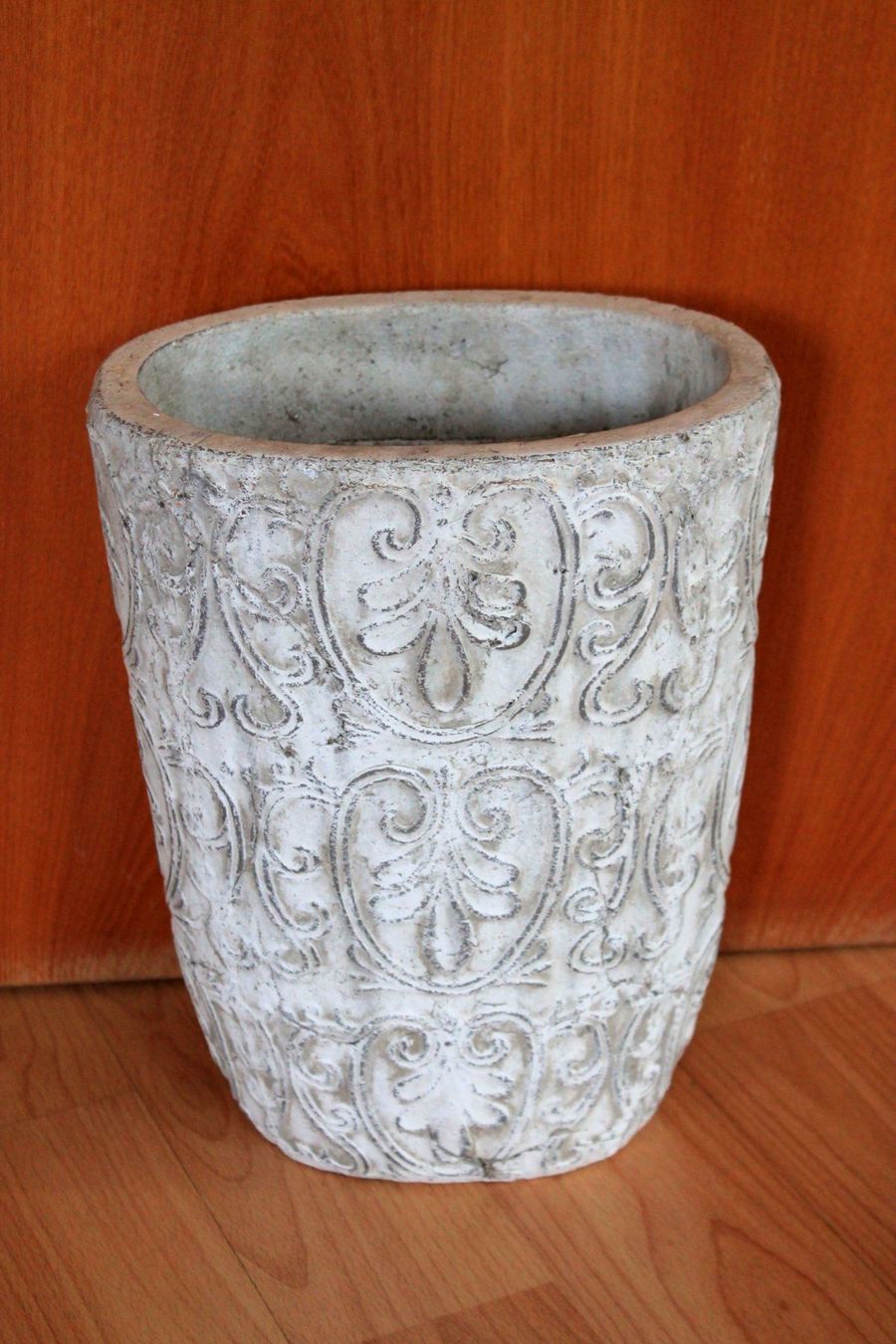 Vasi per fiori: Landhaus BLUMENTOPF / Steintrog mit Reliefmuster  29 cm – Usato da Rebstein venduto da QuasarVincent 1