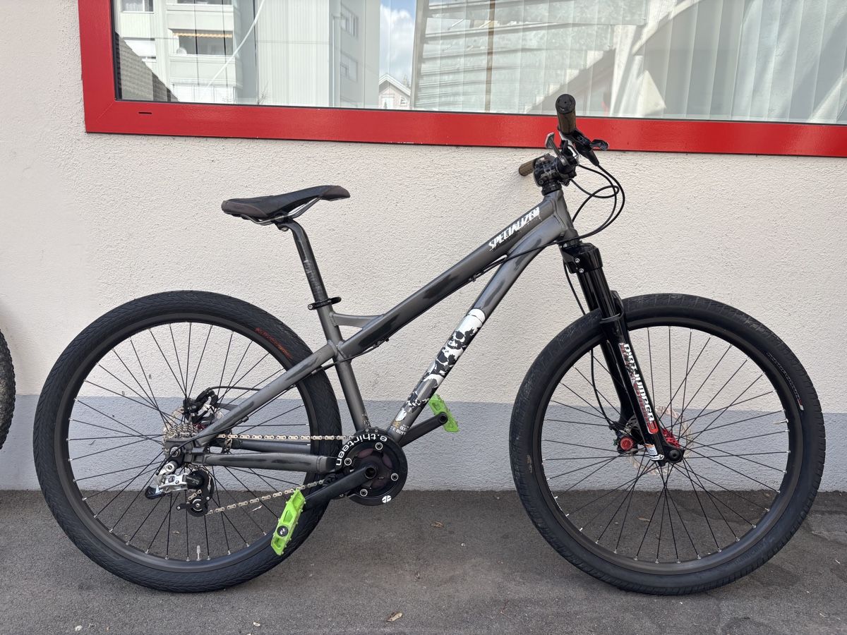 Specialized Velos: Specialized Dirt Jump Bike – Gebraucht aus Flawil von lar_582m