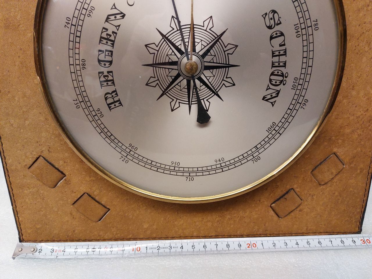 Altri elettrodomestici e apparecchi d’epoca: Brass barometer – Leather trim – Usato da Pambio Noranco venduto da TREBORLOP 1