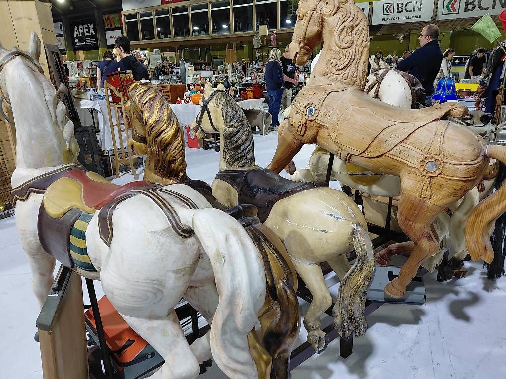 Articoli in legno: Chevaux de carrousel – Usato da Noiraigue venduto da pel_ny7d 3