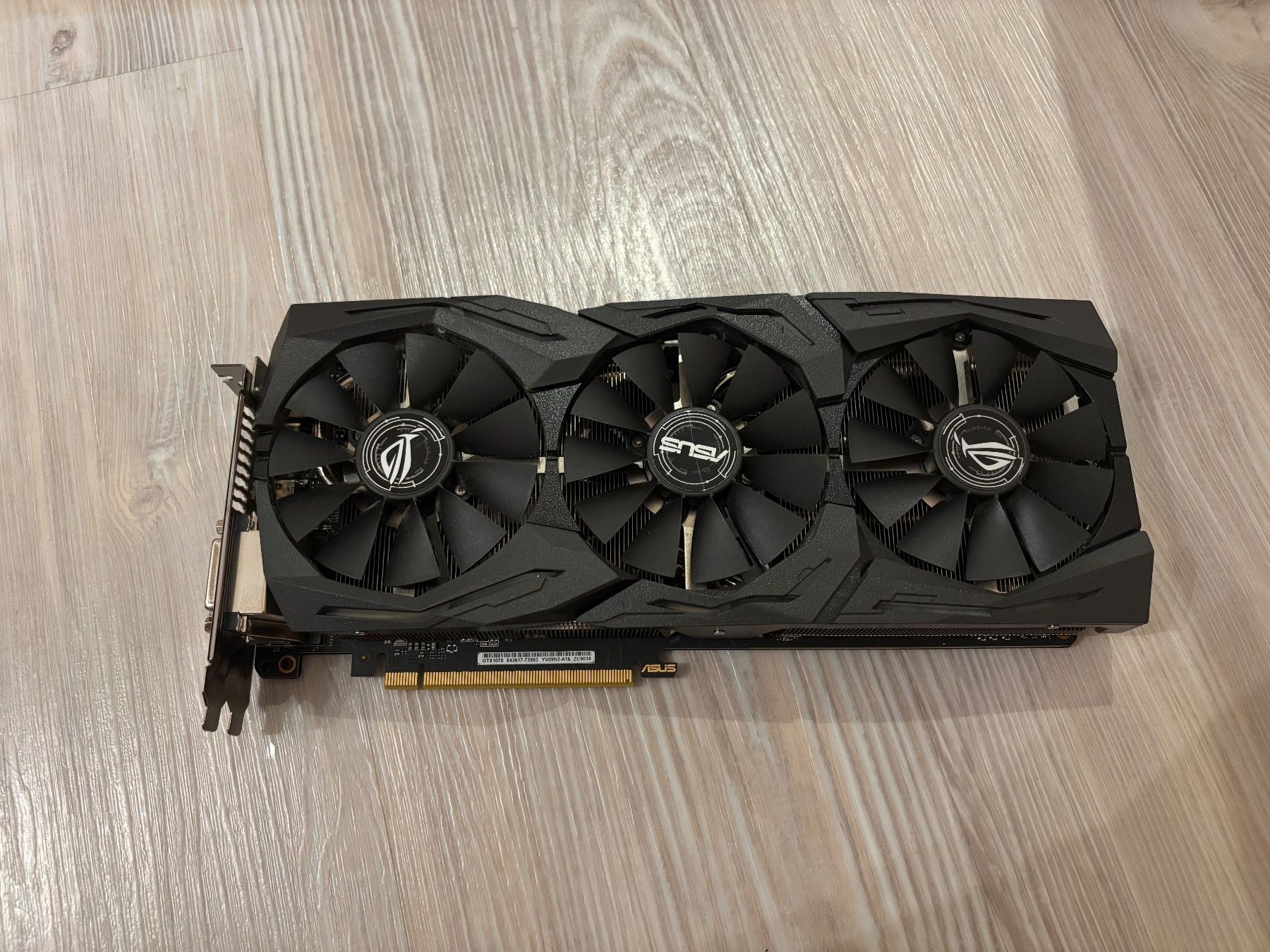 Nvidia Schede grafiche: Asus ROG GTX 1070 – Usato da Weinfelden venduto da PC_4_live
