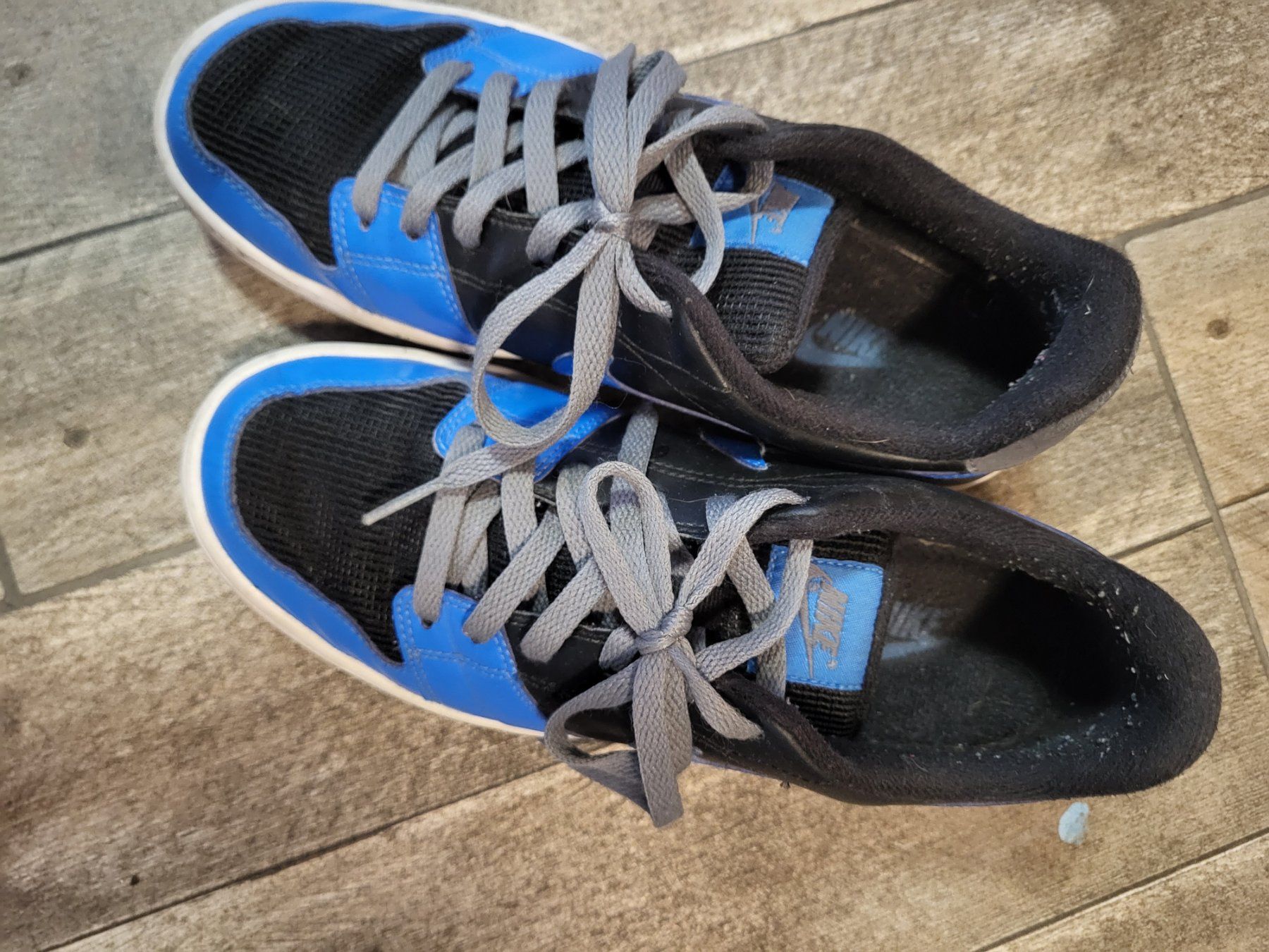 Nike Chaussures hommes: Nike Turnschuh Gr.40 – D'occasion à Matt par Pippilotta05