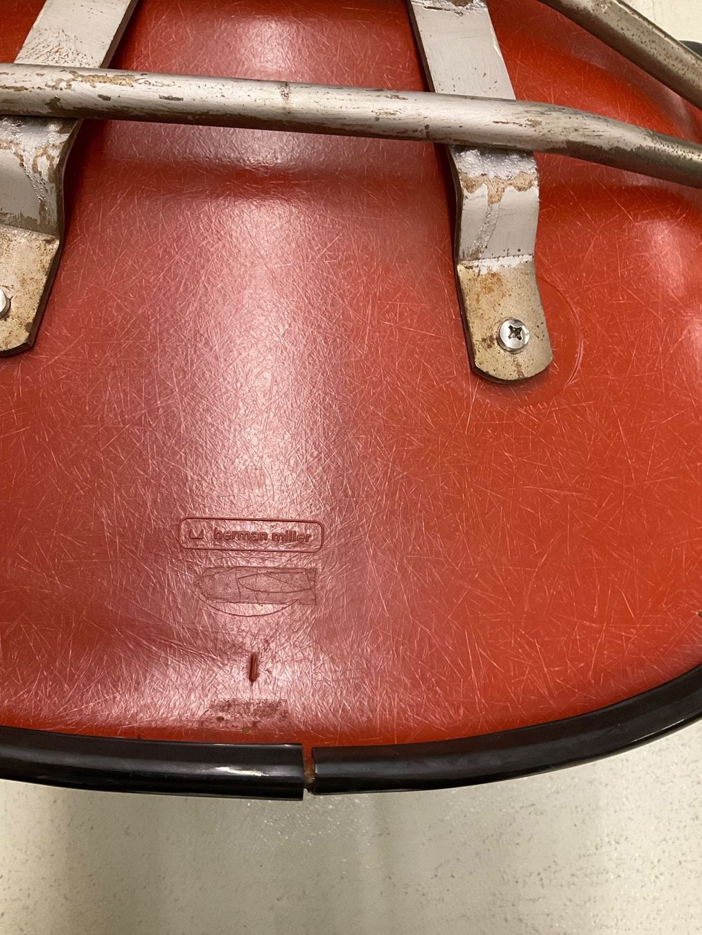 Vitra Stühle: Original Eames Fiberglass Sidechair von Vitra DSS – Gebraucht aus Zürich von vintage_design_sale 7