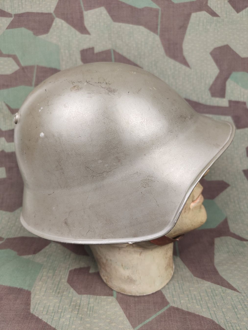 Uniformi: Stahlhelm Ord. 1918 Polizei – Usato da Bauma venduto da SwissMilitaria 4