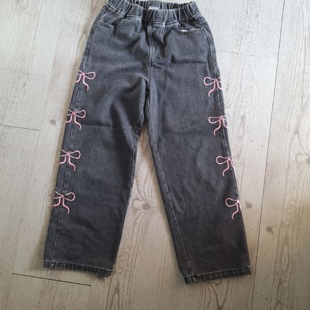 Kinder Jeans schwarz mit Schleifenstickerei Grösse 140