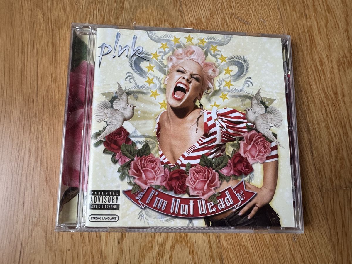 CD: Pink - I'm Not Dead CD  – Usato da Zürich venduto da wtpooh