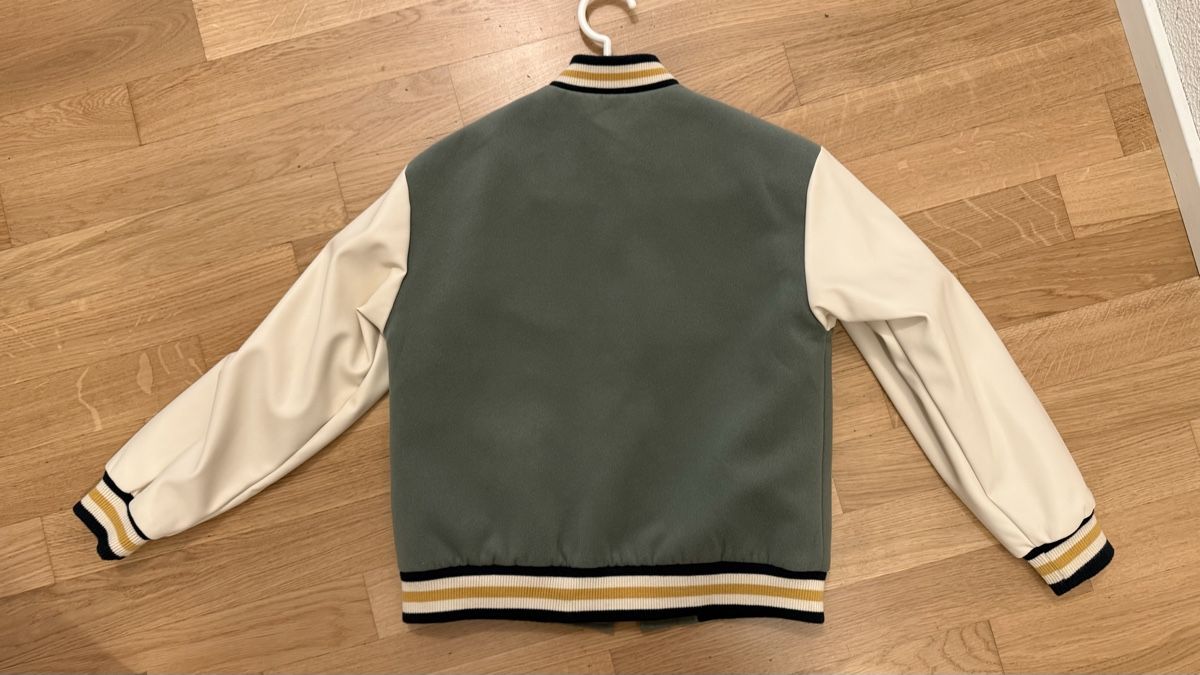 Vestes & Manteaux: Jacke Grösse 140 – Neuf (Voir description) à Kriens par lau_jj7b 1