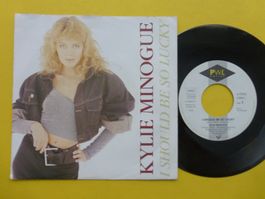 Kylie Minogue – I Should Be So Lucky