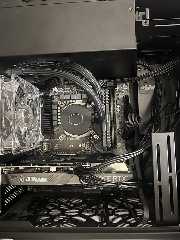 Nvidia PC: Gaming Pc RAM 48GB VRAM 12GB – Usato da Basel venduto da zar_792n 4