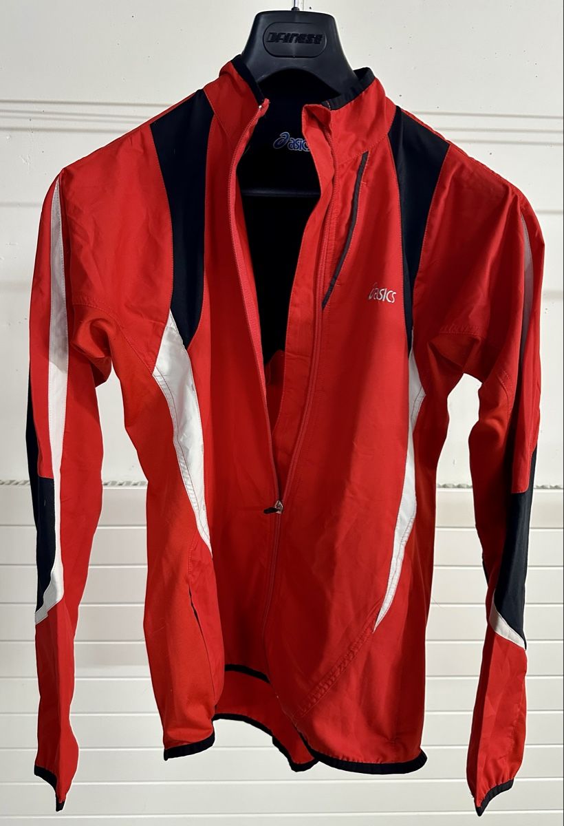 Asics Jacken: Asics Runing Jacket Women Gr.38 – Neu und originalverpackt aus Turbenthal von Rsportli