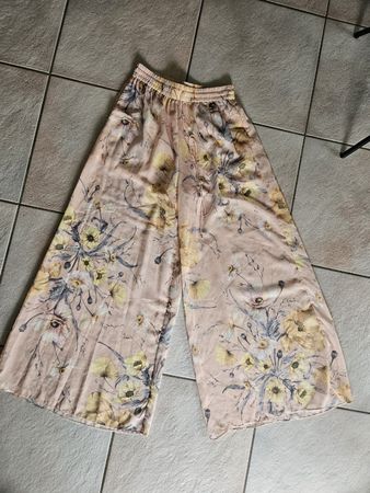 pantalon taille M avec short 