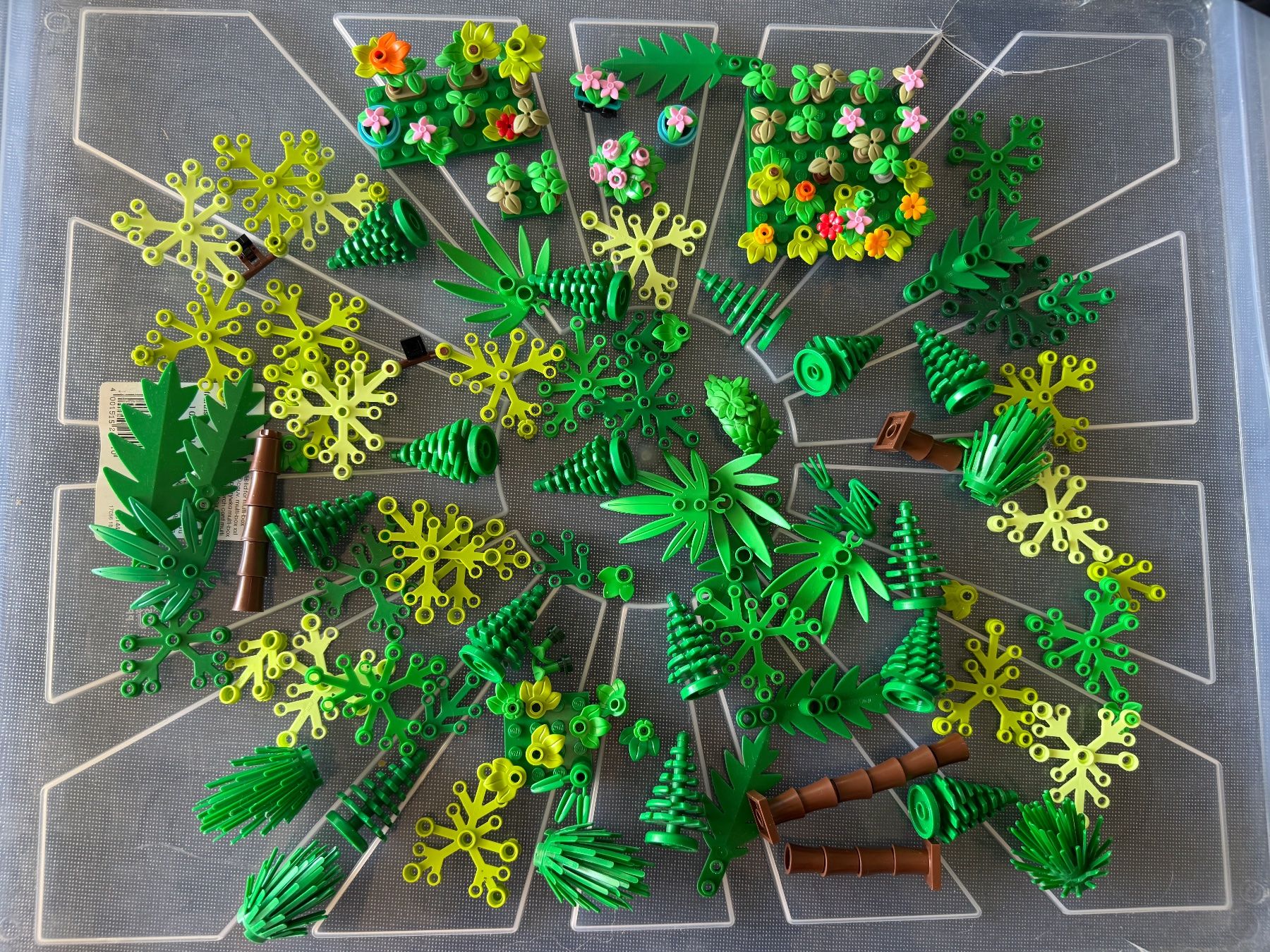 Lego Kit di costruzioni: Lego plantes, fleurs et arbres – Usato da Lausanne venduto da garmina30