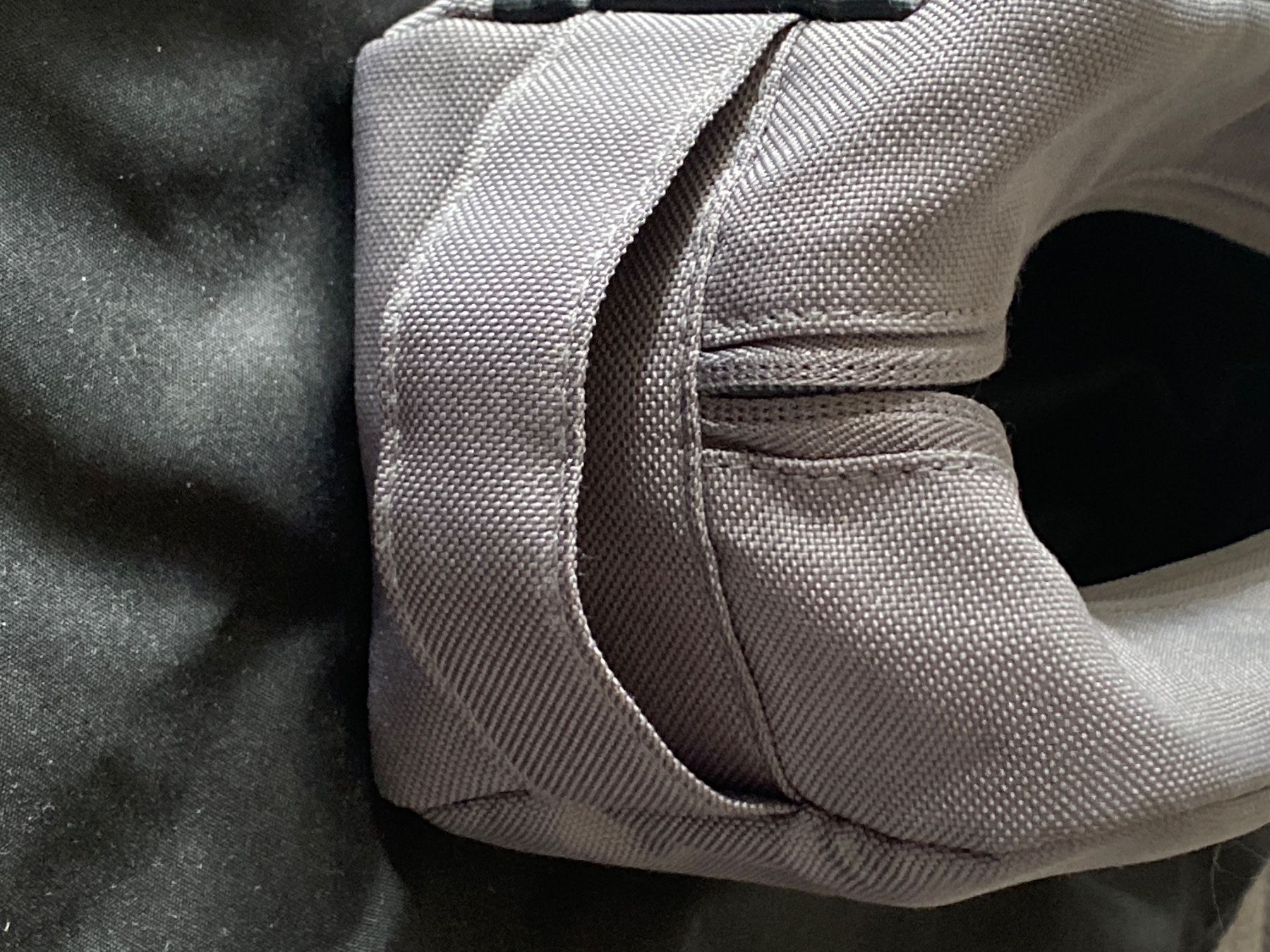 Hugo Boss Custodie per cosmetici: Hugo Boss  Kosmetik Tasche Original – Usato da Läufelfingen venduto da Alles_Garantie 4