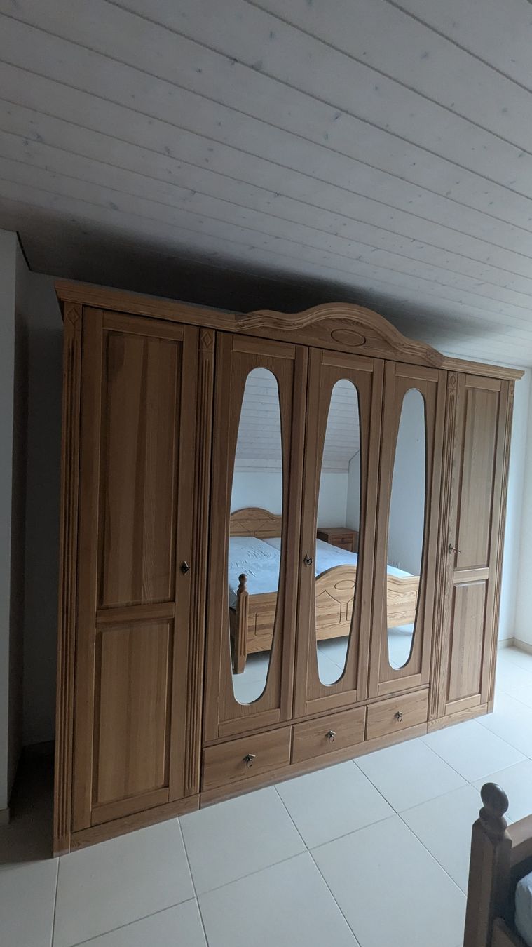 Armadi: Schlafzimmer Doppeltbett + Schrank – Usato da Büren SO venduto da dorianh