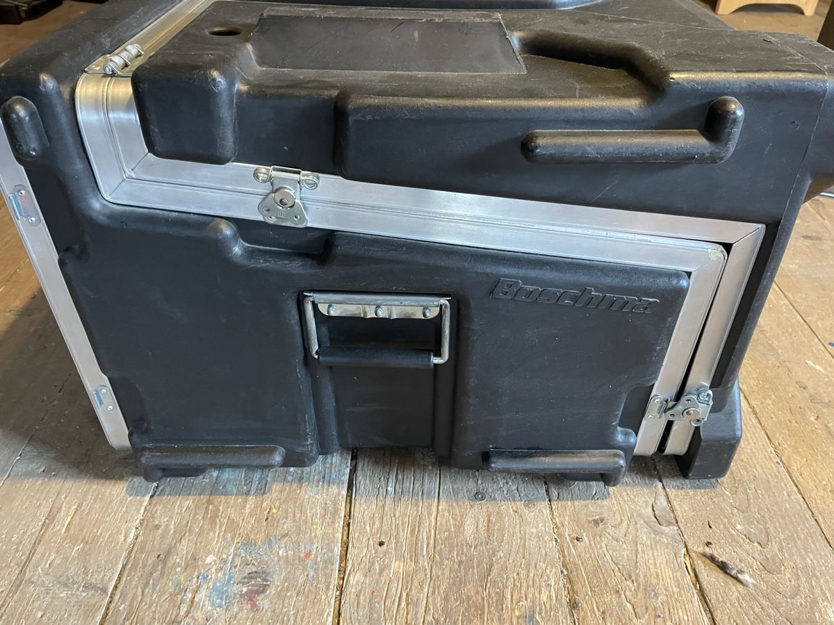 Altri accessori: Flight case incliné 4-11-8 U HE pour table de mixage – Usato da Renens VD venduto da nfavrod 2