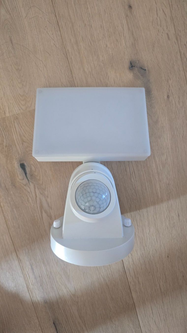 Eglo Lampade: LED-Leuchte mit Sensor für den Aussenbereich – Usato da Langnau am Albis venduto da Totoz_76