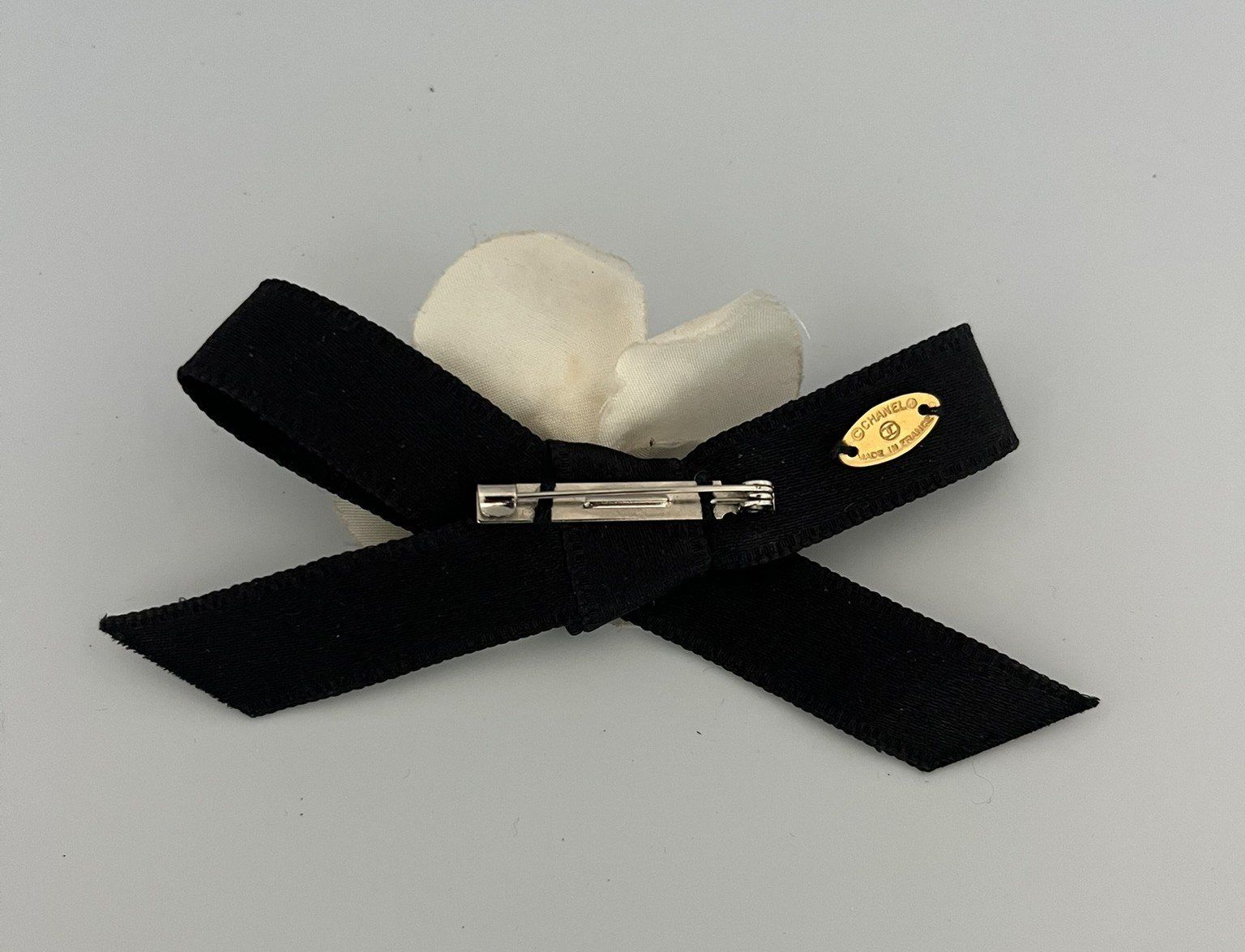 Chanel Spille & Fermagli: Chanel Ansteckblume Vintage – Usato da Wettswil venduto da PeterVoArosa 1