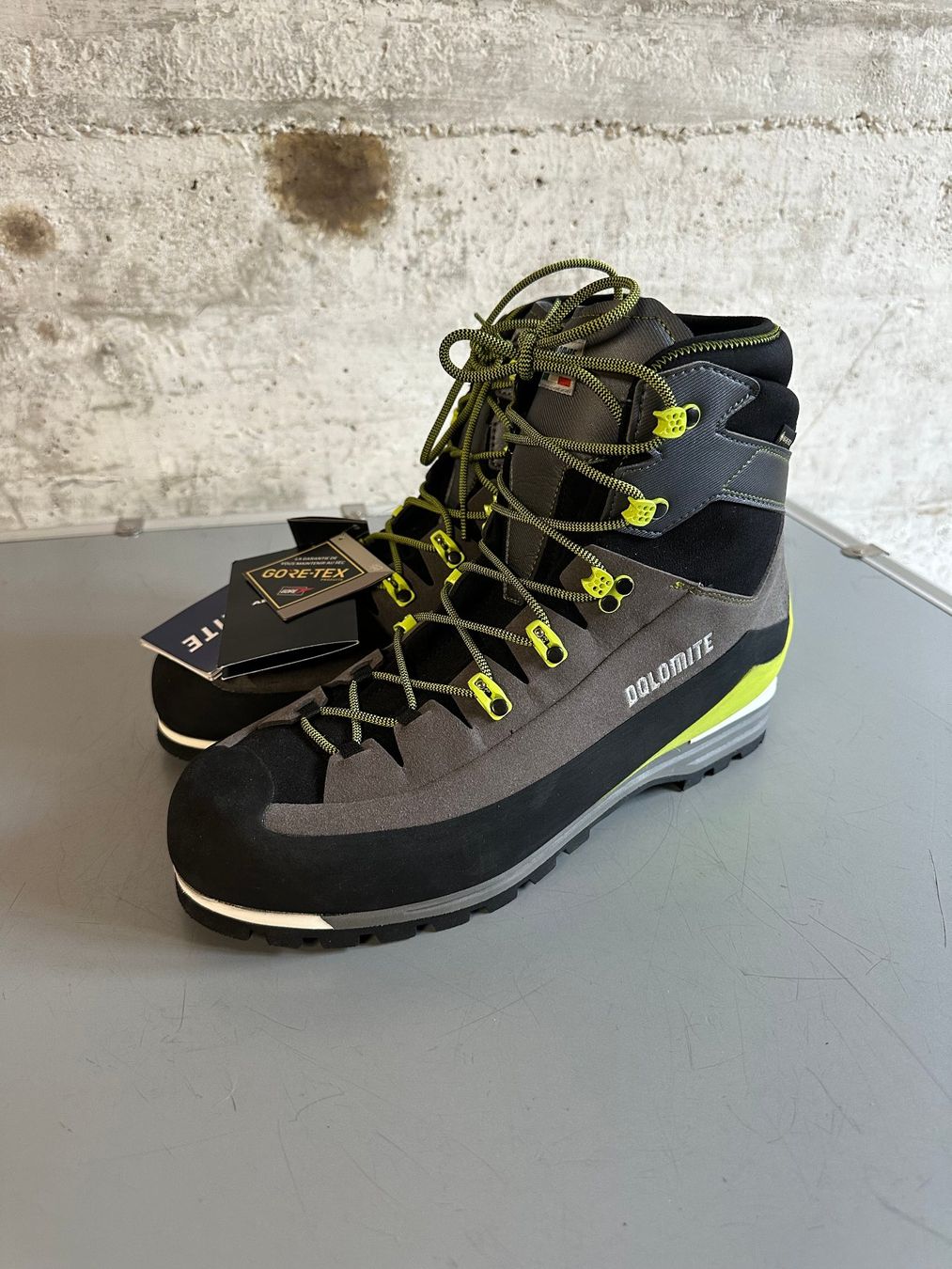 Dolomite Herrenschuhe: Dolomite Wanderschuhe Neu Gr. 44 – Gebraucht aus Emmenbrücke von karkarkar 3