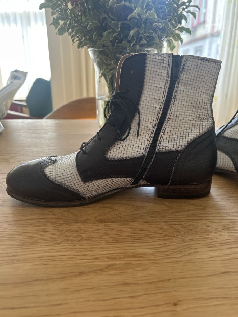 Moma Damenschuhe: Winterstiefel von MOMA, Grösse 40, selten getragen! – Gebraucht aus Herisau von Renee30 2