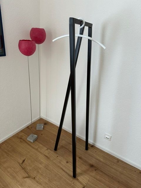 Hay Guardaroba: Garderobe Von HAY /  Loop Stand Hall – Usato da Studen BE venduto da Free44 1
