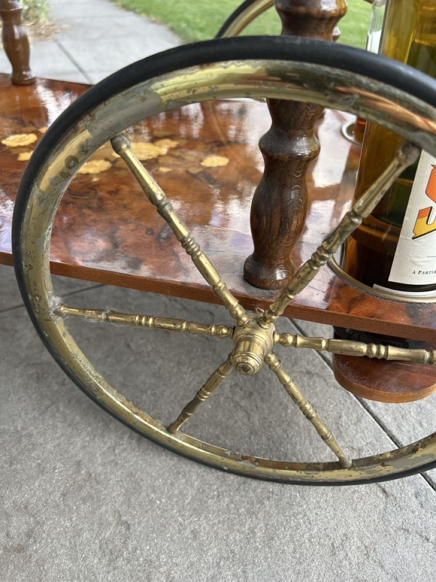 Carrelli di servizio: Service-boy en marquetterie précieuse – Usato da Romainmôtier venduto da luc_55cz 6