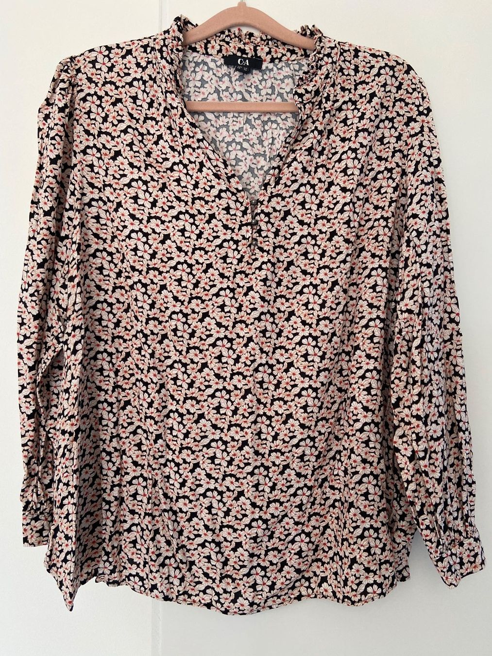 C&A Camicette: Bluse Blumenmuster C&A 48 neu 100% Viscose – Nuovo (secondo la descrizione) da Luzern venduto da waterfront1