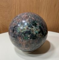 Kugel Feldspat mit Chrisopras aus Madagaskar