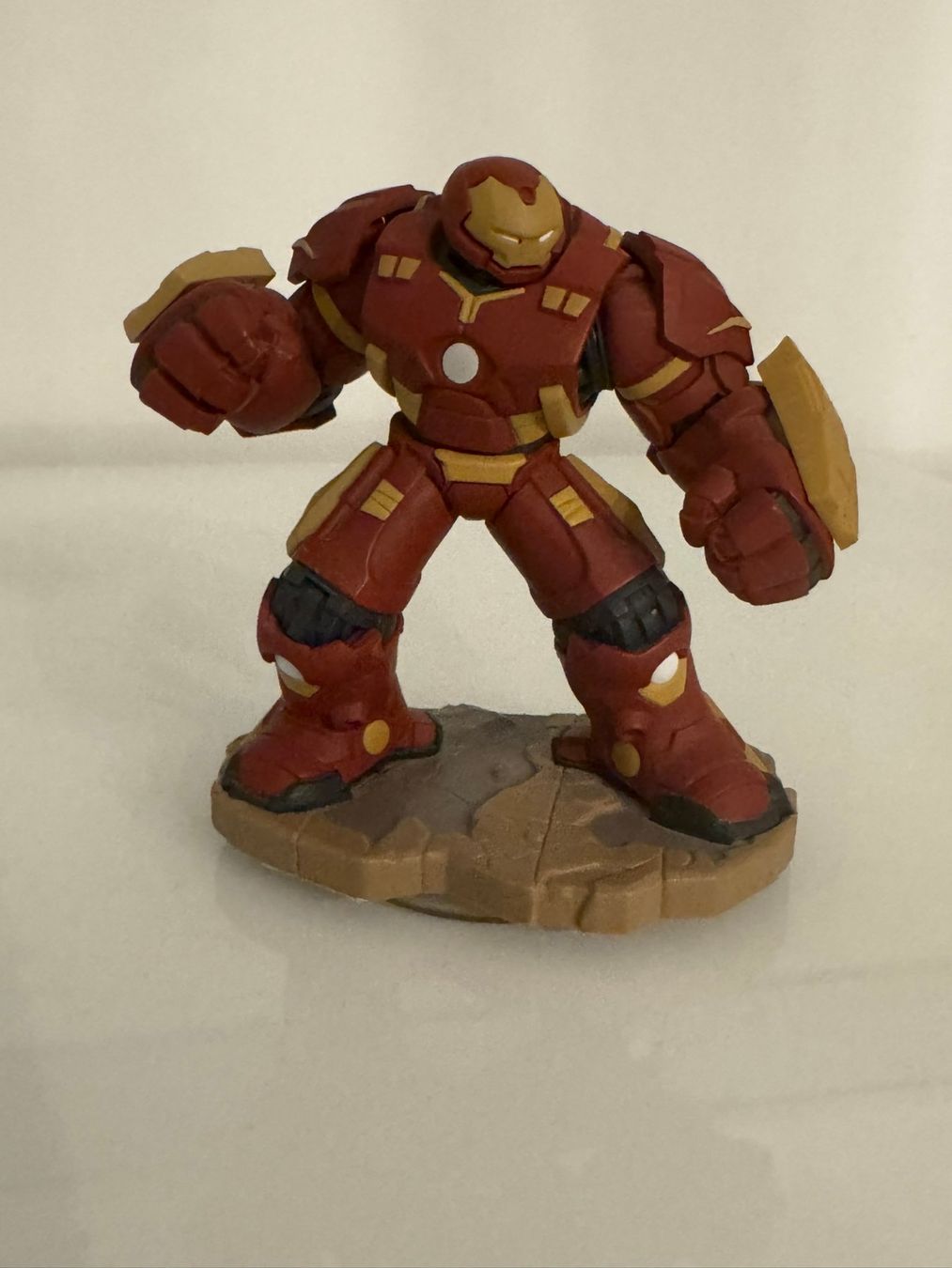 Marvel Statuette: Disney Infinity 3.0 Figur Hulkbuster - Marvel Avengers – Usato da Uhwiesen venduto da mic_kd6g 5