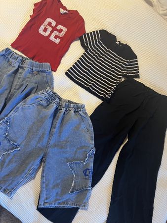 Clothing bundle: T-shirts, shorts, trousers size M