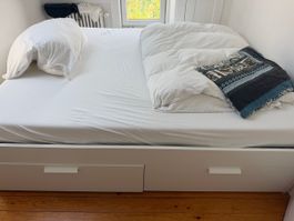 Bett - Ikeabett mit 4 Schubladen als Stauraum