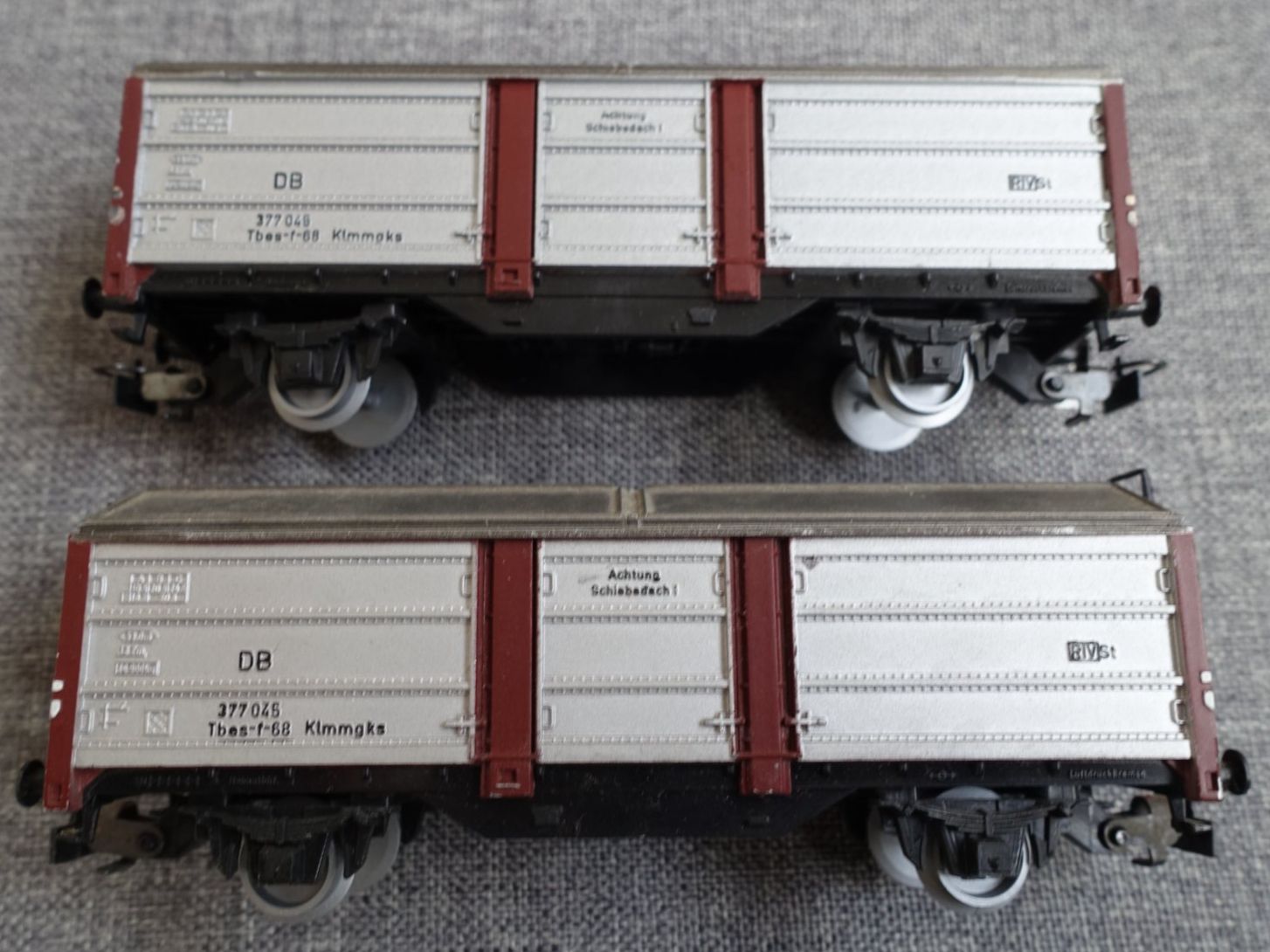 Kleinbahn Modelleisenbahnen: KLEINBAHN 2x No. 309 DB Güterwagen mit Schiebedach, -wänden – Gebraucht aus Wallbach von Sarrows 1