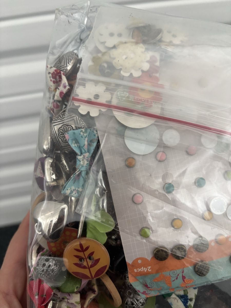 Autres bijoux: Lot de perles / accessoires  – D'occasion à Fribourg par 8mv2 4