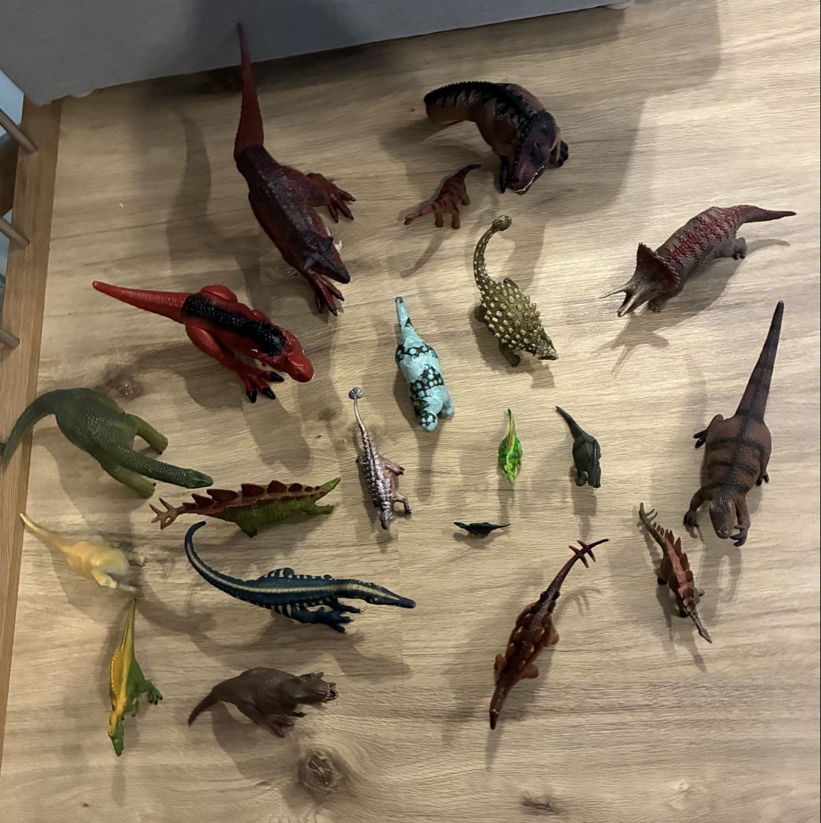 Giocattoli: Dinosaurier-Figuren Set, 20 Stück – Usato da Mitlödi venduto da meyer-sabrina