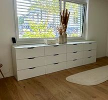 Kleiderkommode mit Schubladen in weiss (2x vorhanden)