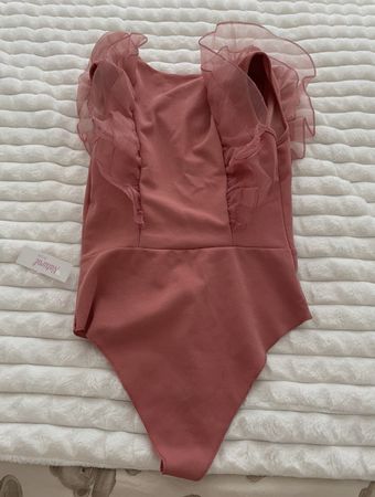 Body femme  rose volants tulle taille 3 mois neuf