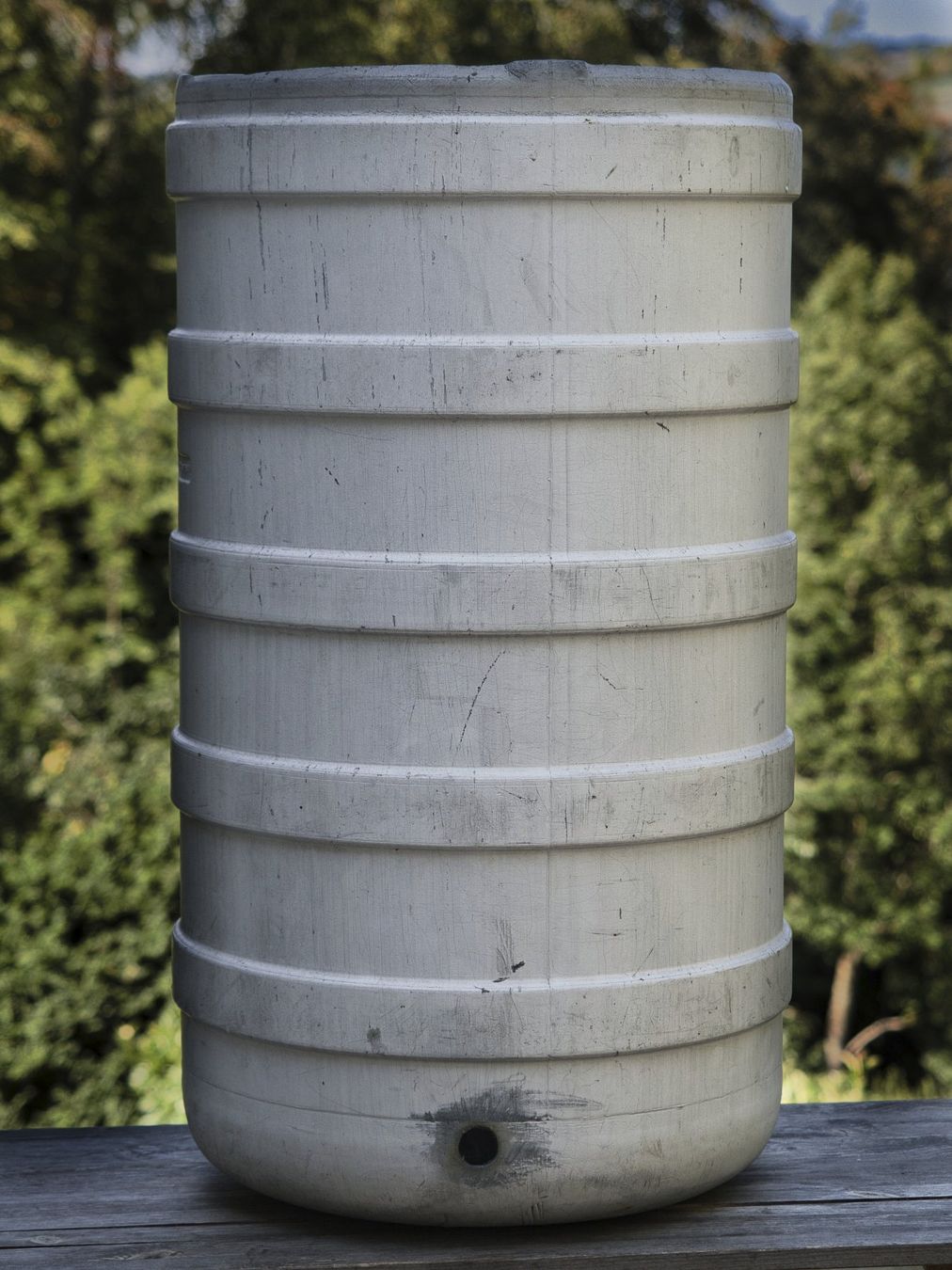 Bewässern & Giessen: Wasserfass für Garten – Gebraucht aus Hitzkirch von Trebehi